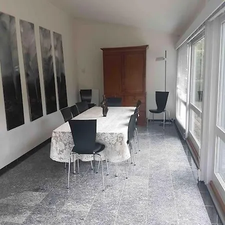 300 M To 220m2 Architect House